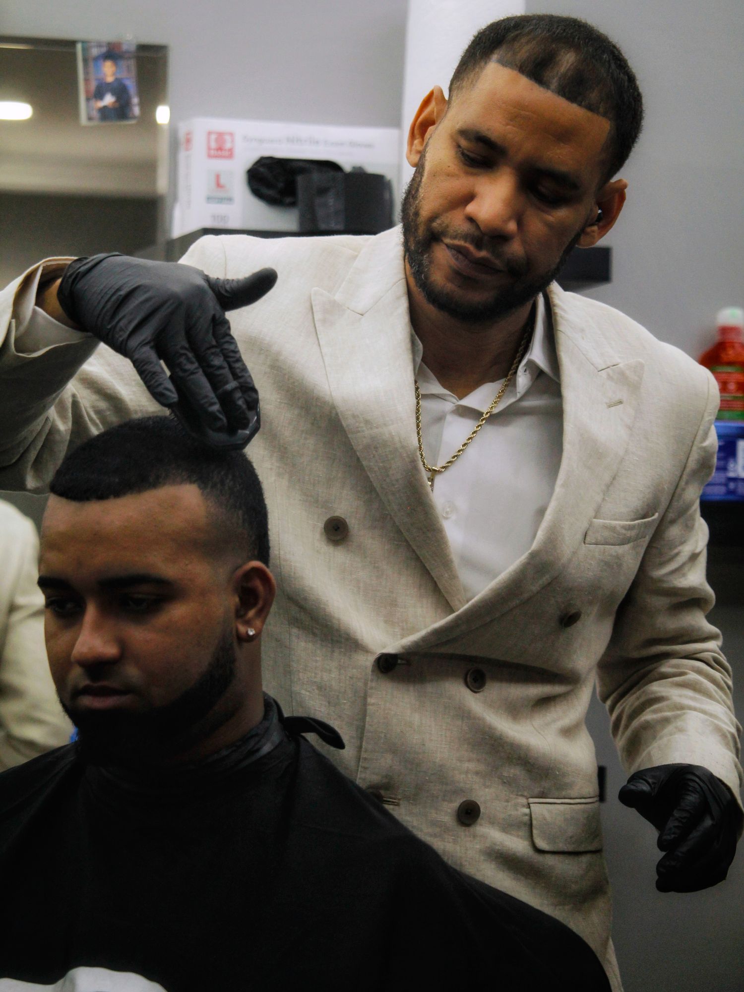 Andre Bennett, Senior Barber